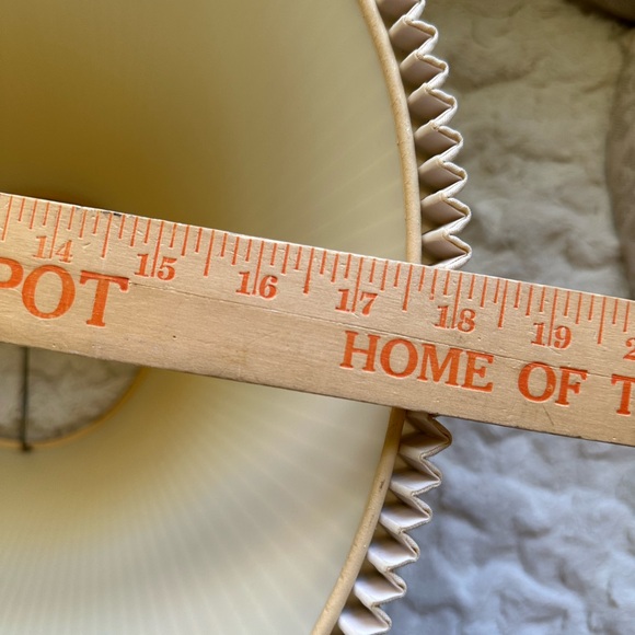 Vintage pleated lamp shade, metallic gold and black trim effect. - Picture 10 of 11